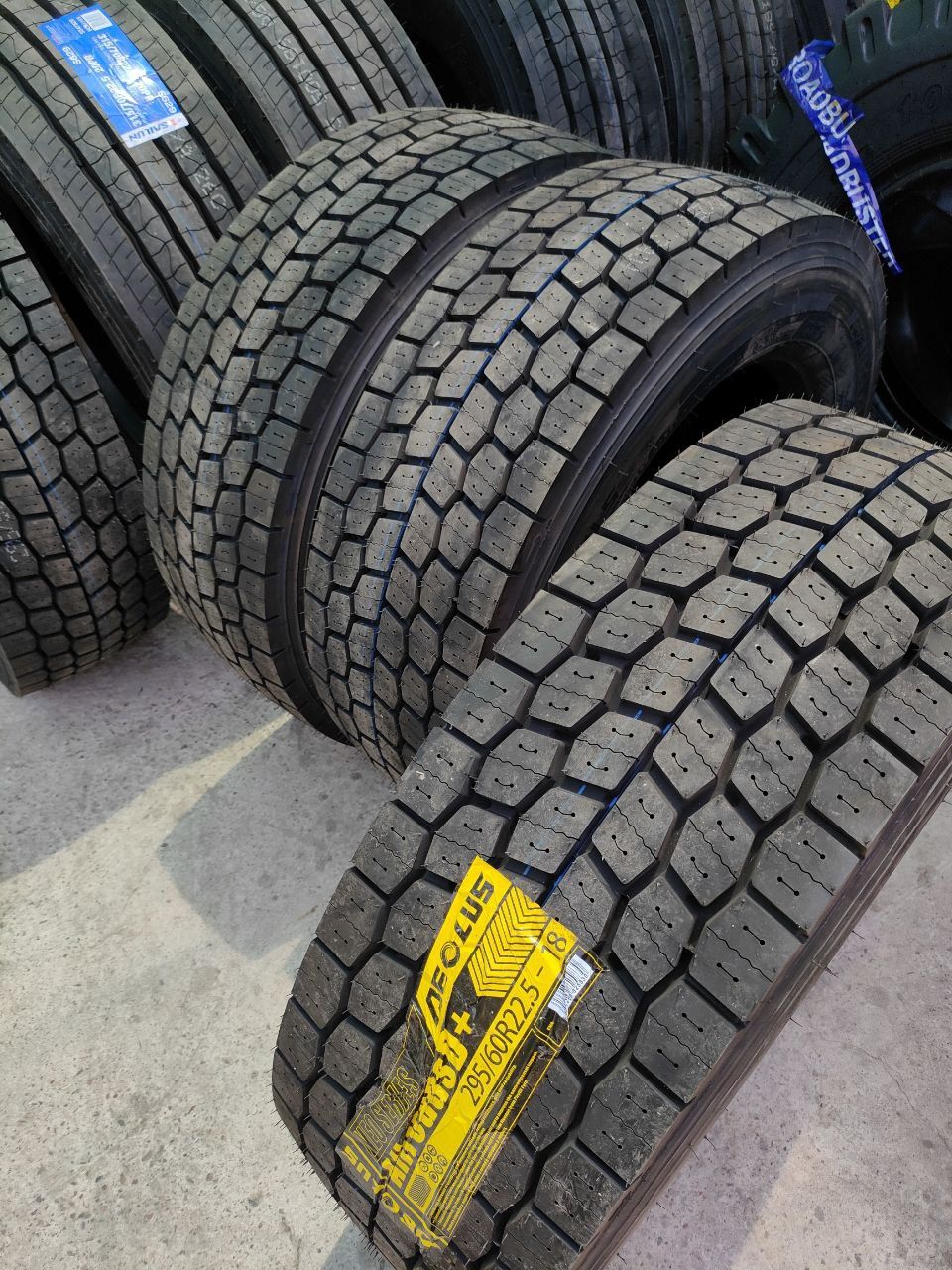 Автошина 295/60R22.5 Aeolus