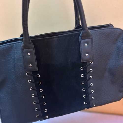 Голяма кожена дамска чанта Primark в чудесно състояние, черна