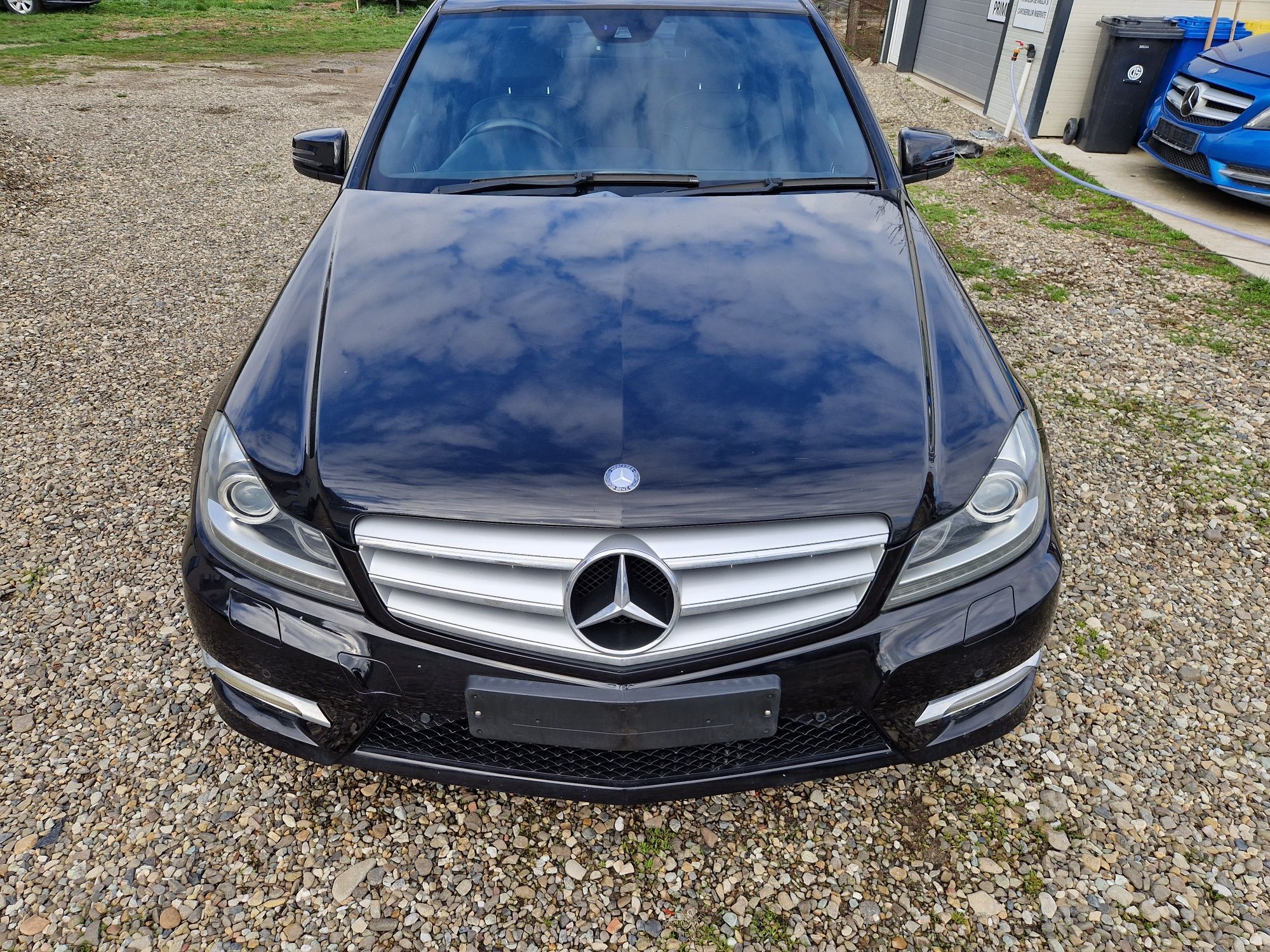 Dezmembrez dezmembrari Mercedes C class w204 facelift AMG xenon om651