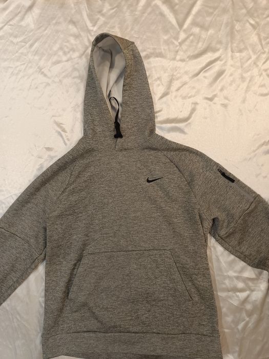 Nike therma fit сив суичър