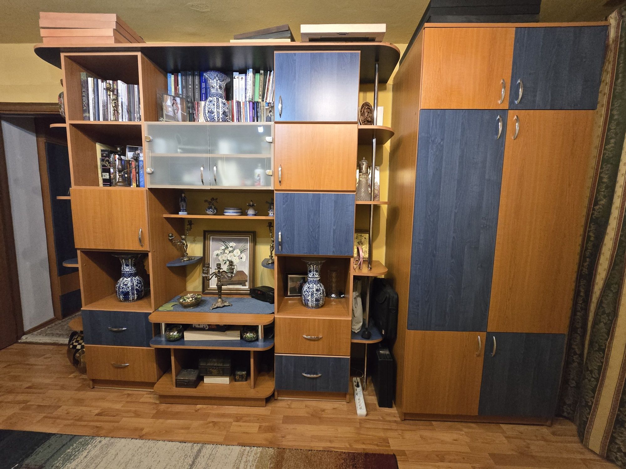 Anunț de vânzare mobilier