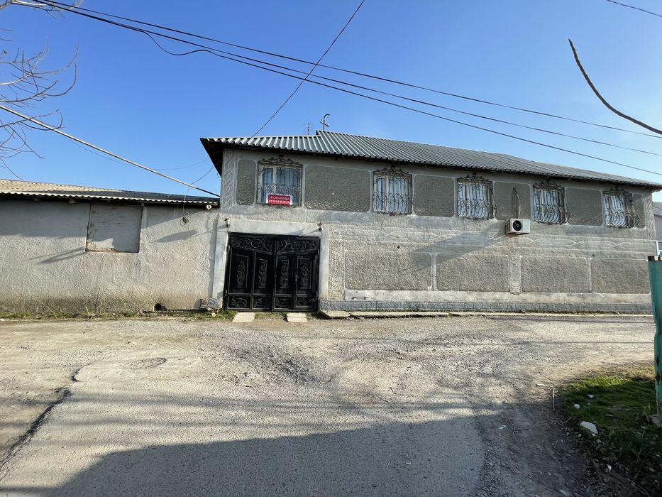 2-х этажный дом в центре Аксукента