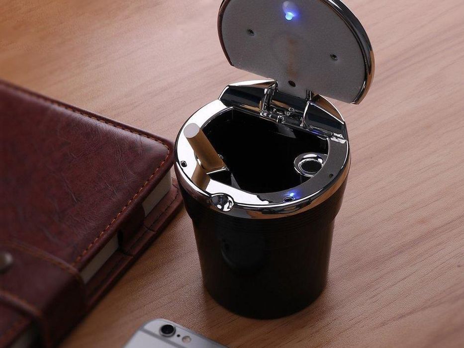 пепелник с диод за автомобил универсален - 2151 ,verk 10075