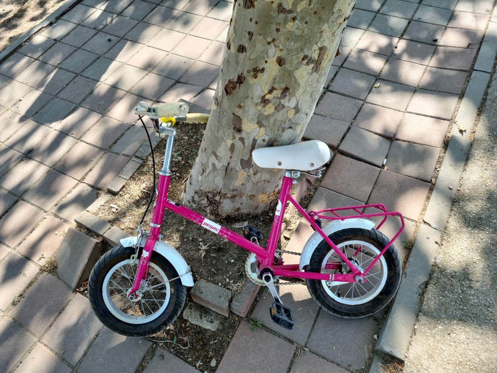 Bicicleta Pegas copii, nivel intermediar, 4-6 ani, roz