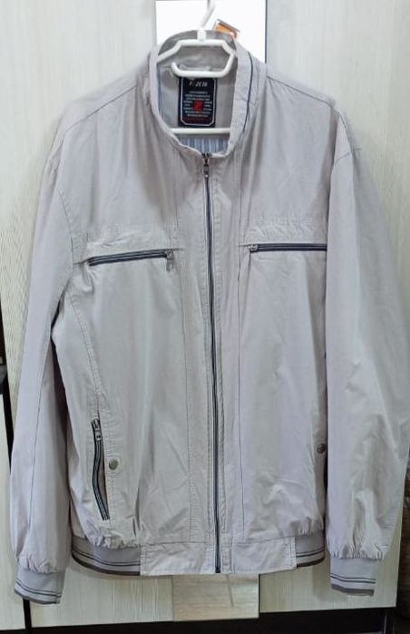 Мужская большая куртка-ветровка