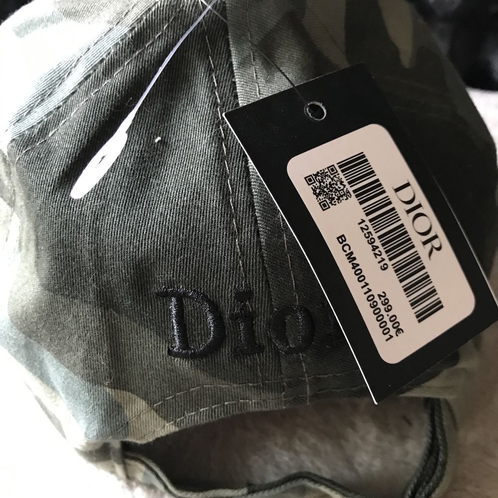 Dior шапка за стилни мъже