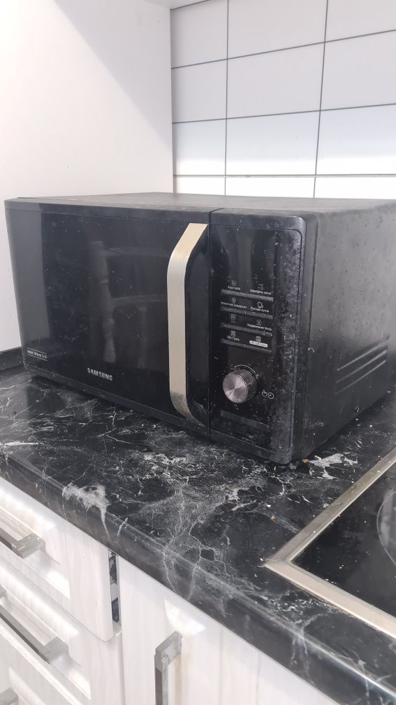 Продам микроволновую печь Samsung  15 тыс тг