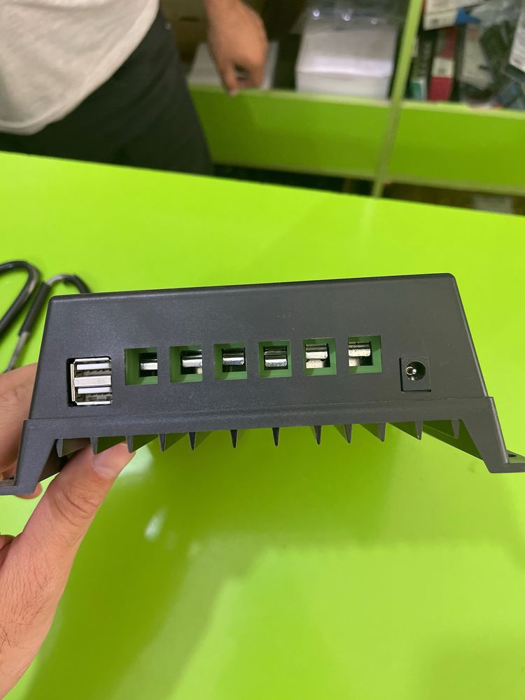 MPPT 60A контролер 
Контроллер Солнечной Зарядки(60A)