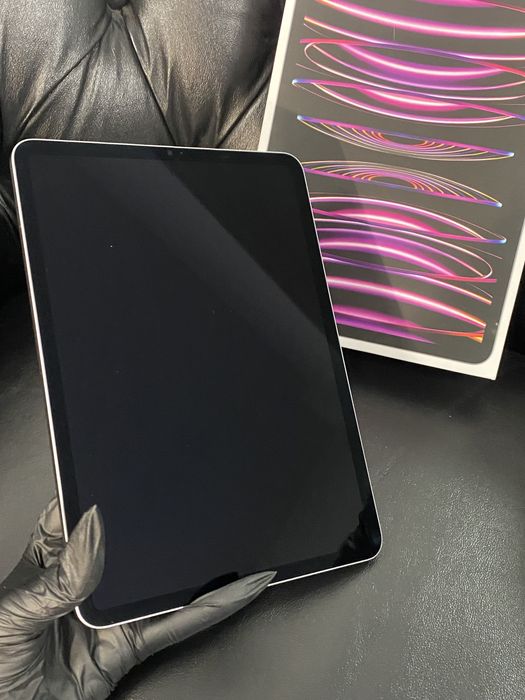 iPad Pro 11-Inch 4th Generation / WI-FI / 128 GB / Space Gray/ Ca nou