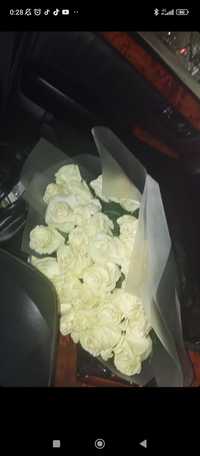 Продам букет цветов 23 розы