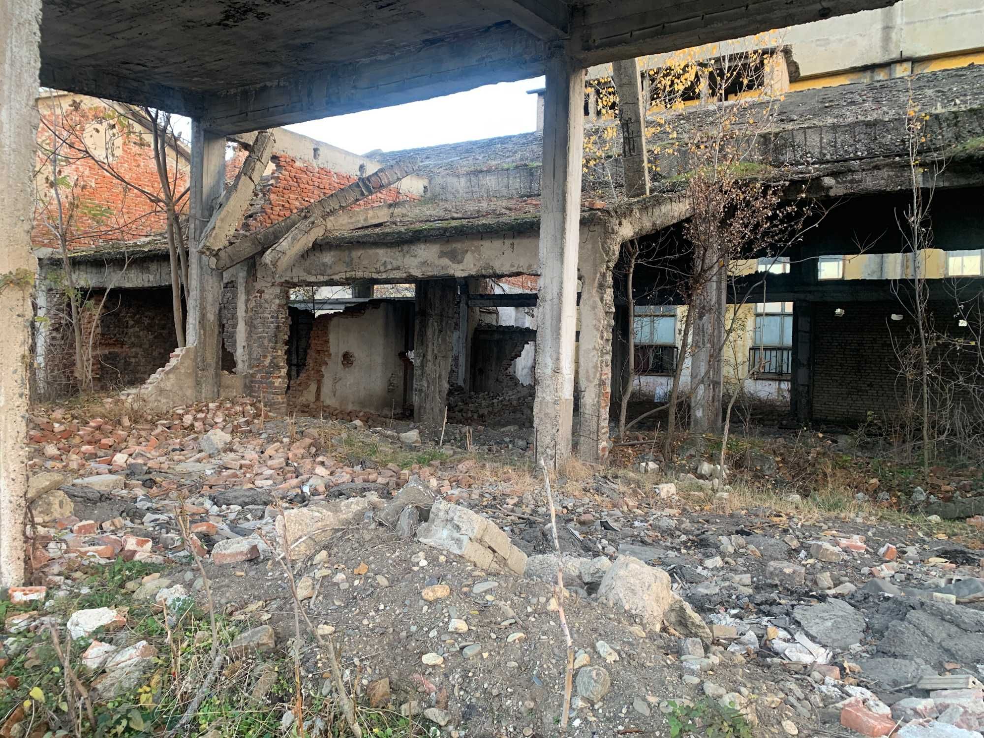 ПРОМИШЛЕН ТЕРЕН в индустриалната зона на село Ведраре