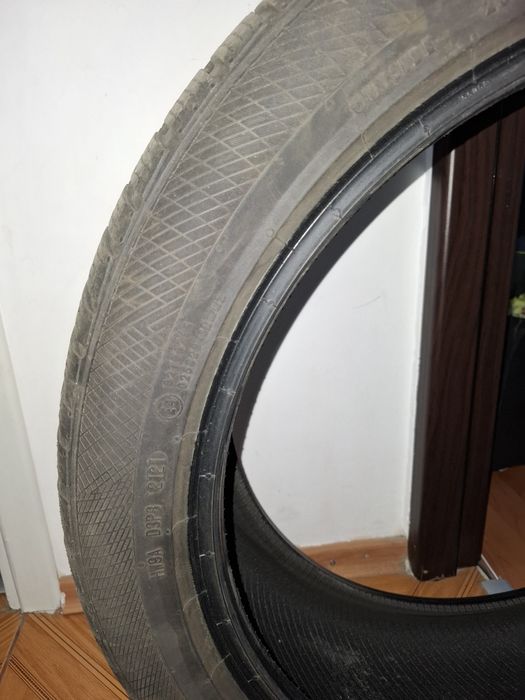 Continental Winter Contact 235/45 R20