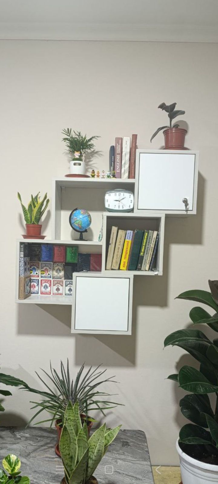 Полки книжные и декоративные ,для дома,офиса,салона красоты