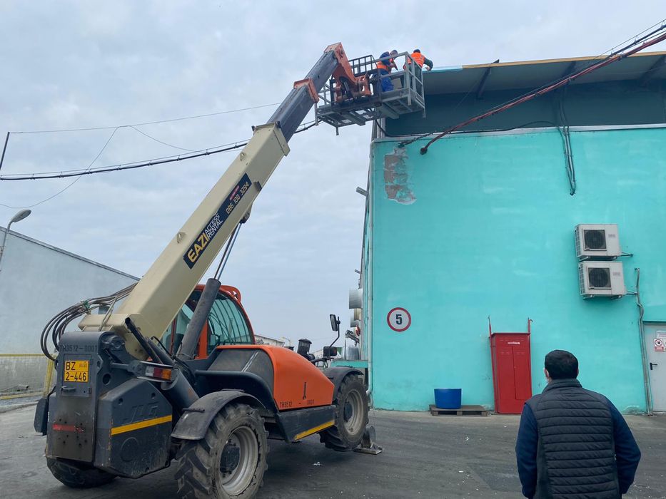 Incarcator telescopic JLG