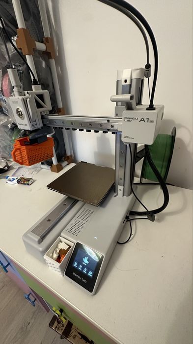 Imprimanta 3D Bambulab A1 mini perfectă pentru începători