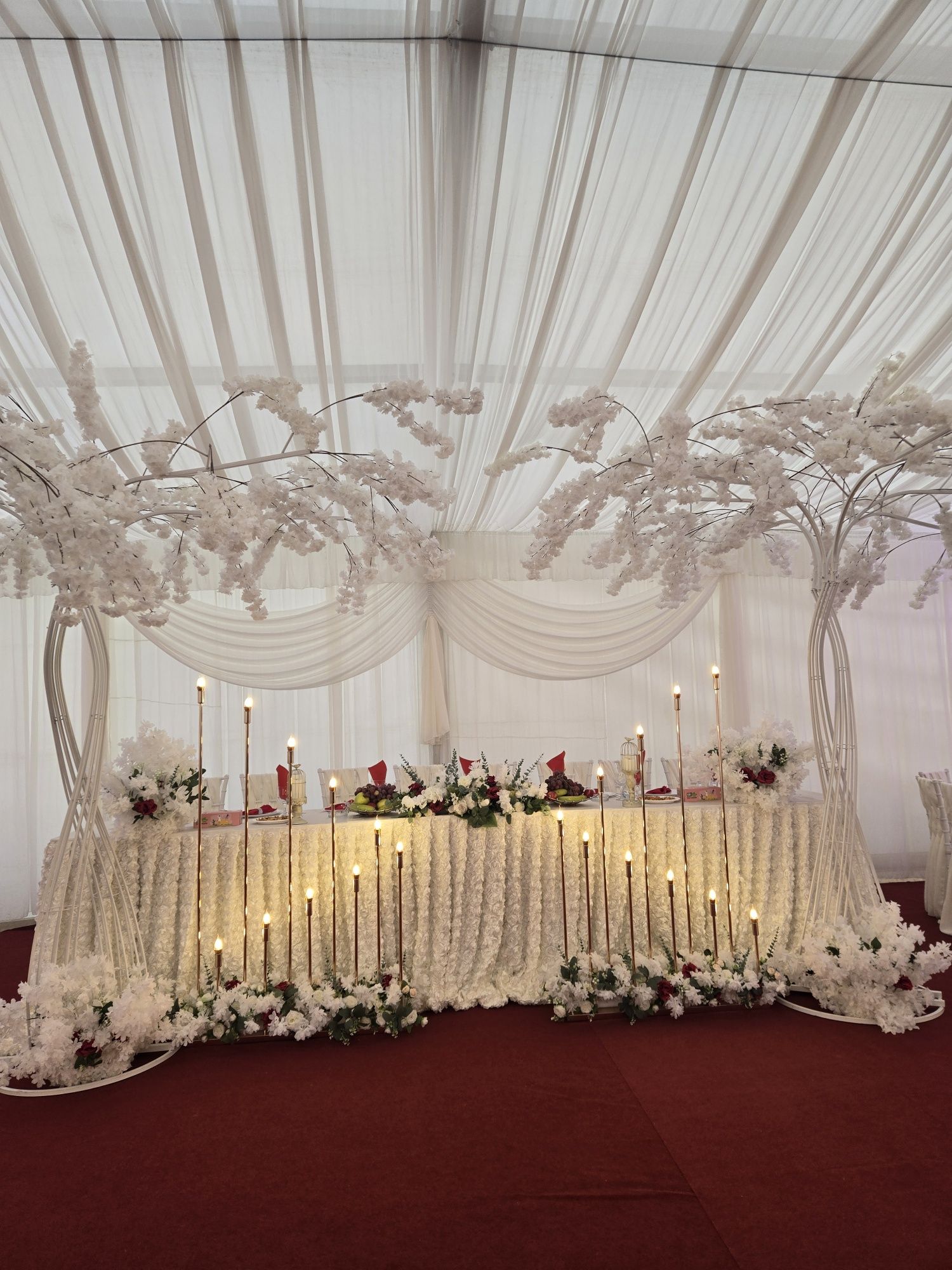 Inchiriez corturi si decoratiuni florale pt evenimente