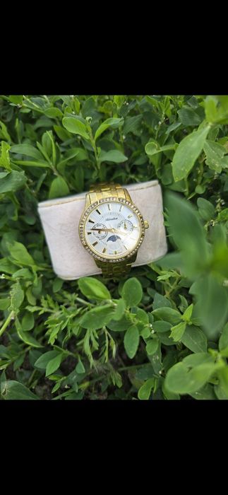 Часы наручные женские