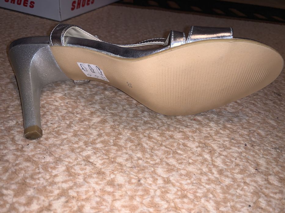 Pantofi din piele de ocazie cu toc