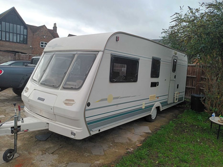 Каравана Lunar 4-места