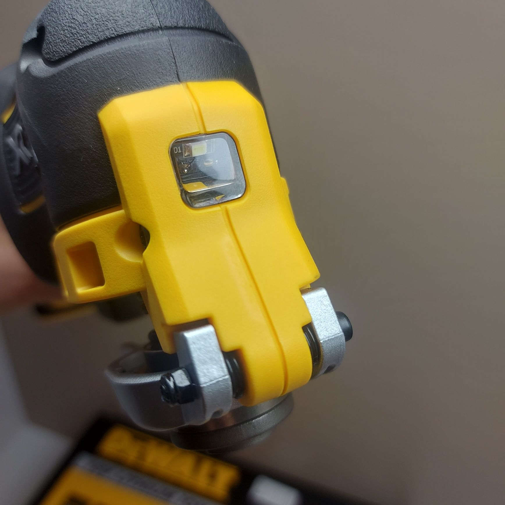 Акумулаторен мултифункционален инструмент Dewalt DCS355N