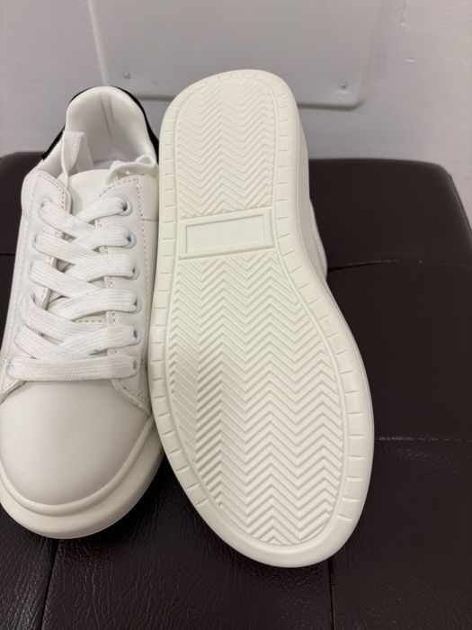 Adidasi noi marimea33