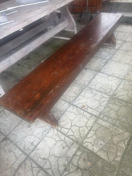 Маса от масивно дърво