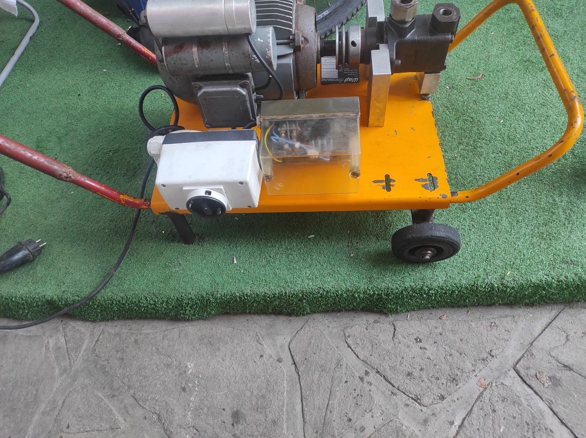 Motor electric 220v cu pompa hidraulica