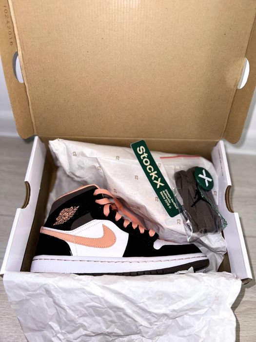 Nike Jordan 1 Mid Peach Mocha