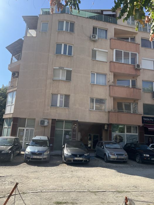 Магазин в Южен 75 кв