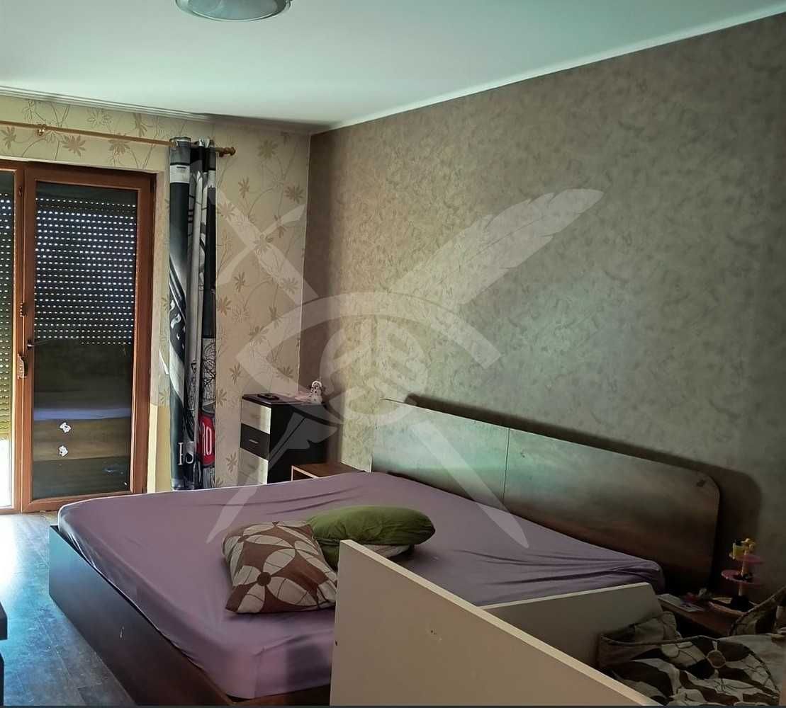 Продава се Къща в София, Горна баня - 442 кв.м за 1672 €/кв.м - Снимка #1