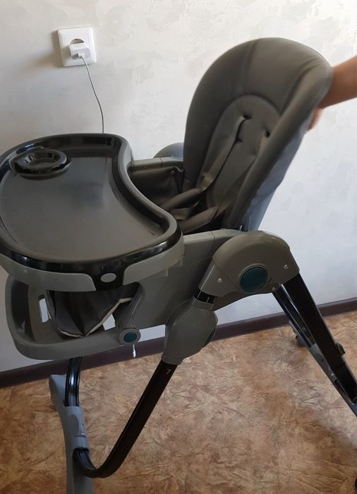 Кресло-стол для кормления ребенка .