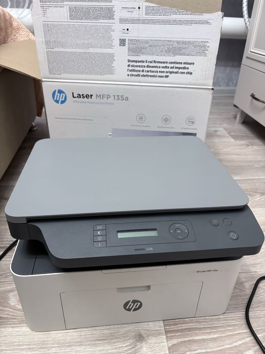 Принтер hp отличном состоянии, черно-белый