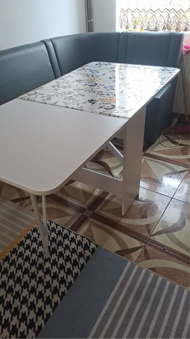 Masa pliabila extensibila in stare foarte buna