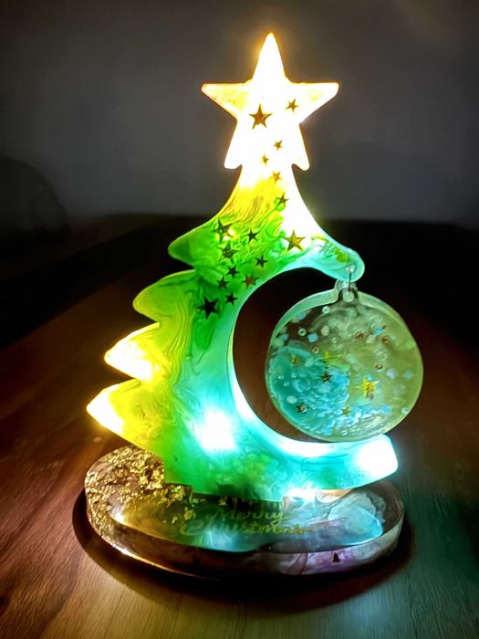 Ръчно изработена светеща коледна елха за декорация