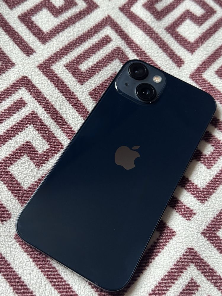 Продам Iphone 13