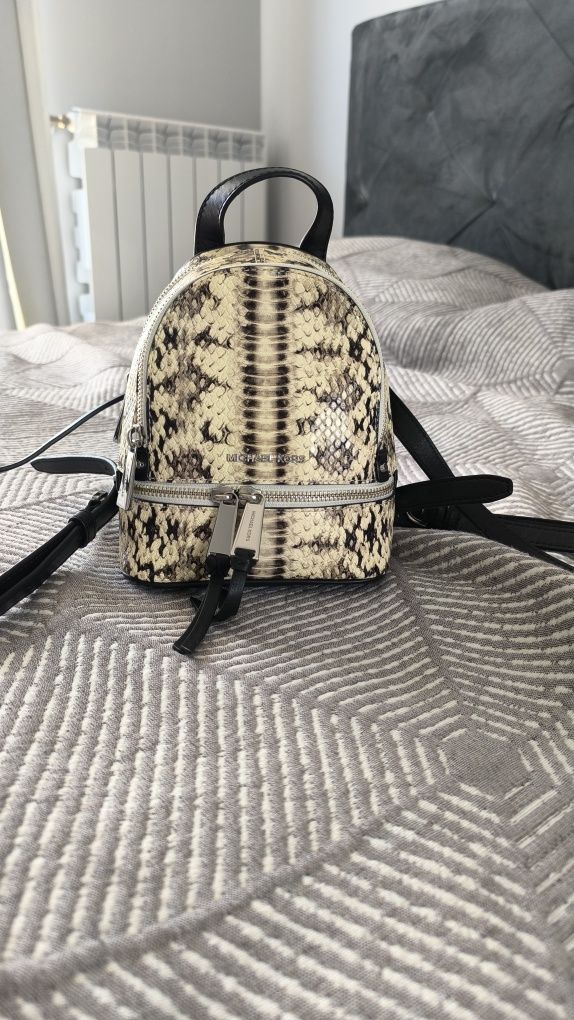 Нова раница Michael Kors