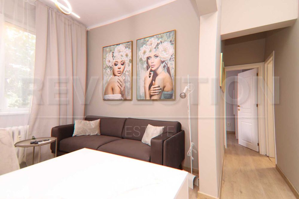 Продава се Тристаен апартамент в София, Център - 68 кв.м за 4045 €/кв.м - Снимка #1