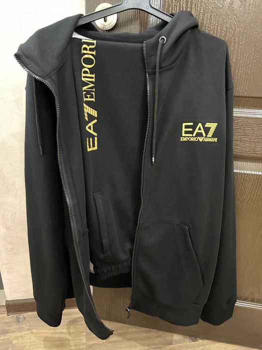 ОРИГИНАЛЕН екип Emporio Armani Exchange