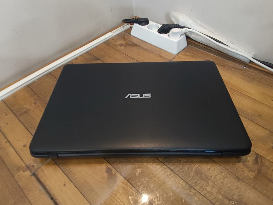 Asus R752L - i3 4030U