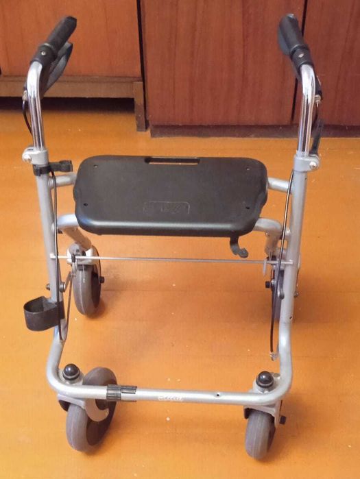 Ходунки -роллатор с сиденьем складные