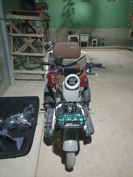 Скутер сотилади холати яхши коп минилмаган