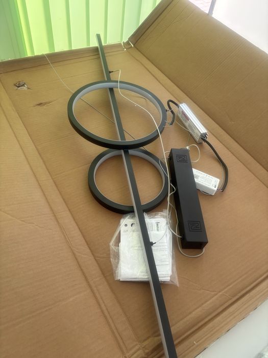 Lustra noua de vanzare