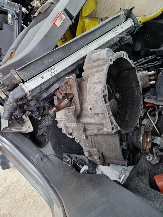 Vând cutie viteze golf 5 2.0 diesel