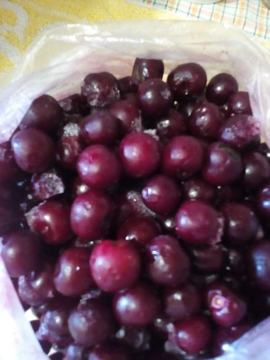 Продам замороженную, дачную вишню с косточкой