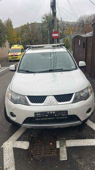 Mitsubishi outlander fbr 2008  km 153000 la pretul de 5300 euro