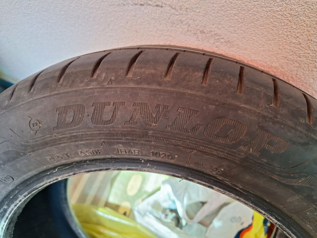 Set 4 anvelope Vara Dunlop pe 16