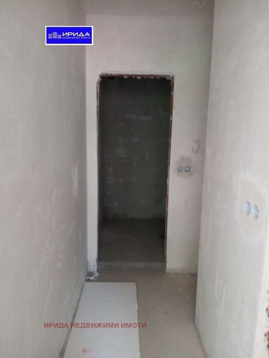 Тристаен апартамент в Бъкстон с АКТ 16!