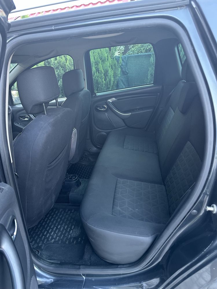 Se vinde dacia duster