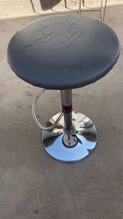 Стульчик черный состояние хорошее