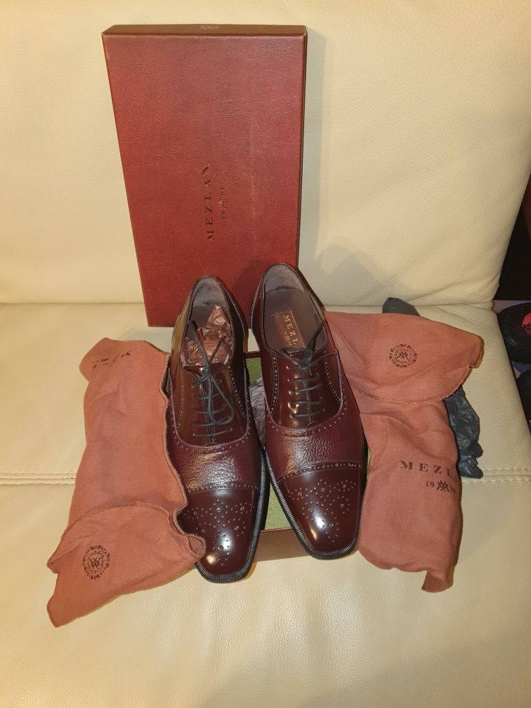 Мъжки официални обувки на марката MEZLAN